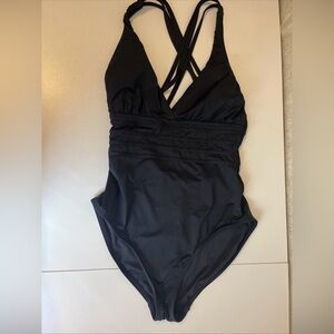 La Blanca Island Goddess Multi-Strap Cross-Back One Piece Swimsuit Women's 12